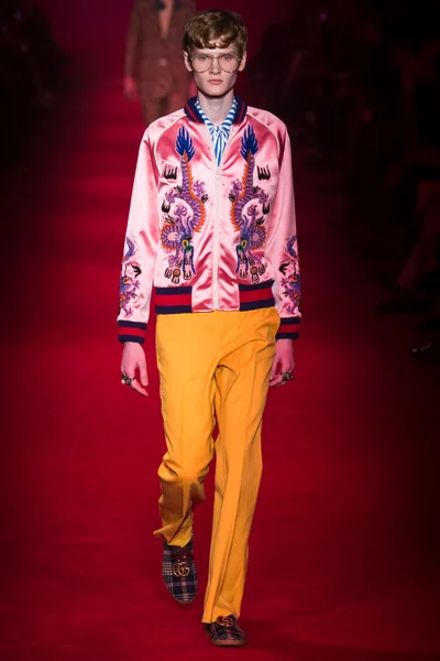 Look 17